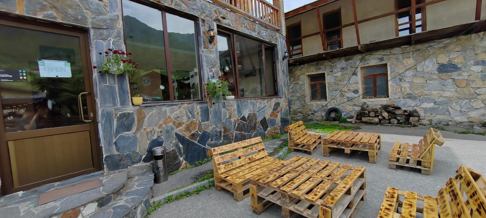 Hotel Svanseti Mestia Exteriör bild