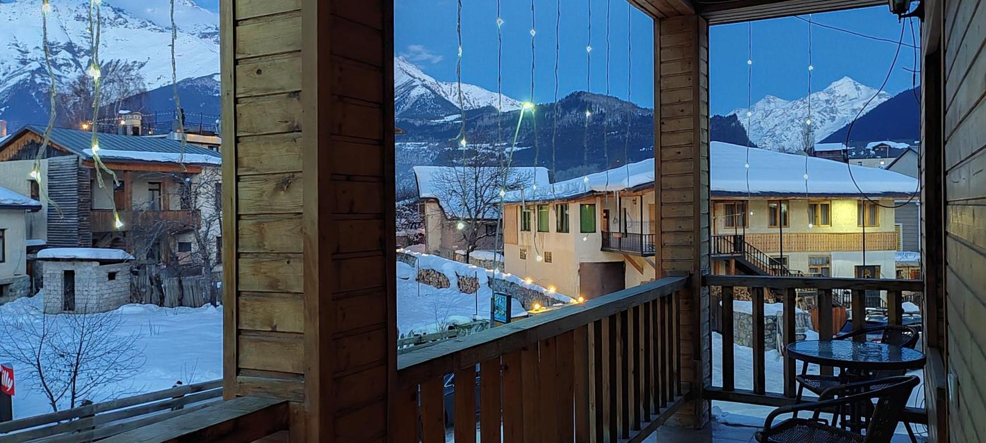 Hotel Svanseti Mestia Rum bild